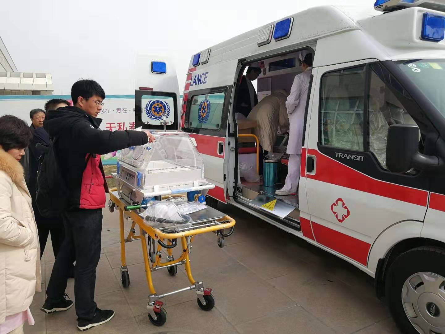 突泉县救护车转院
