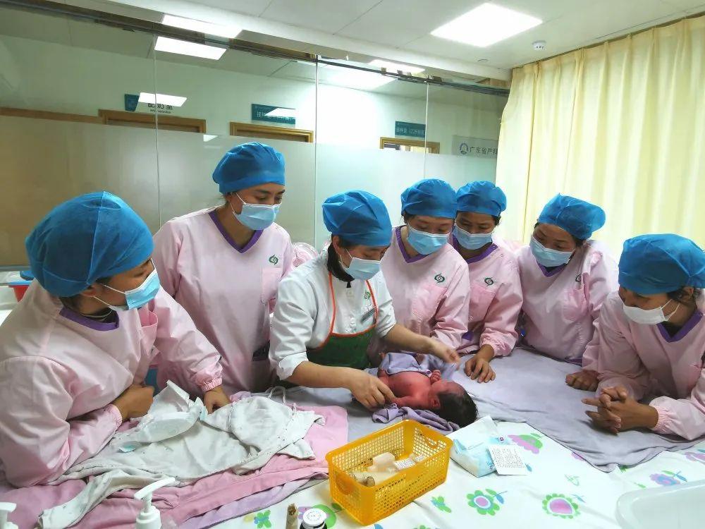 突泉县妇婴监护型护送